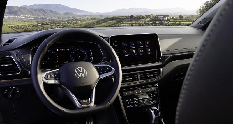 Volkswagen T-Cross restylé (2023) : le SUV compact s’agrandit suite à un lifting bien mérité - Compteurs numériques de série