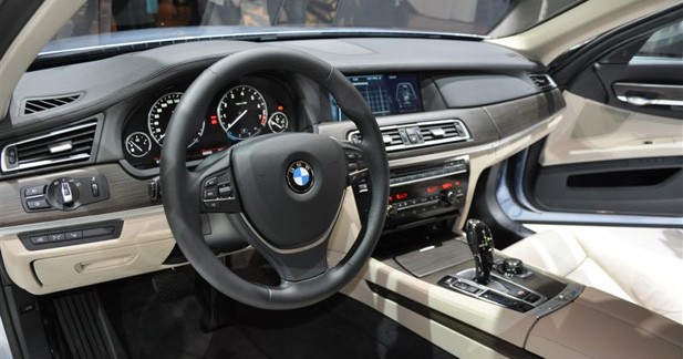 BMW Série 7 : la bavaroise rentre dans les rangs - Un diesel et deux essence au lancement