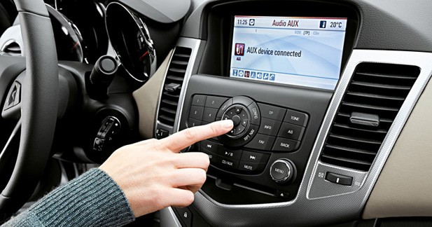 Caraudiovidéo : La Chevrolet Cruze à la loupe - L’audio de série et la navigation en option 
