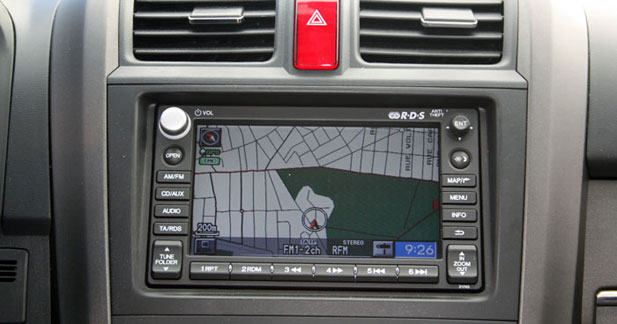 Caraudiovidéo : le Honda CRV Innova 2,2 i-DTEC à la loupe - Un navigateur performant mais sans alertes radars