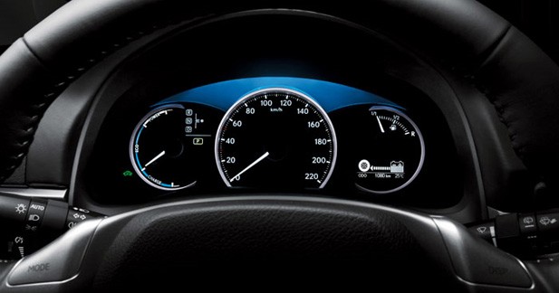 Caraudiovidéo : La Lexus CT 200h à la loupe - Caméra de recul en option