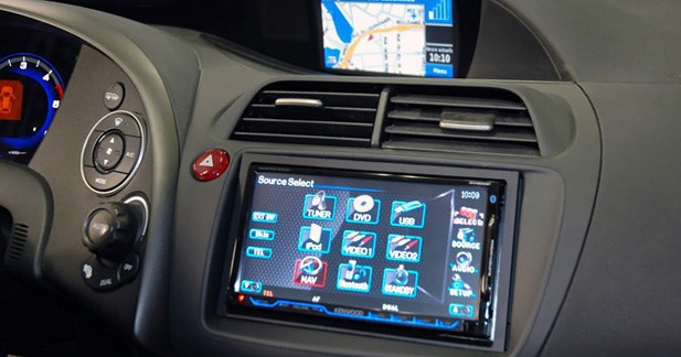 Caraudiovidéo : améliorer l'ordinateur de bord d'une Honda Civic Type S - Etape 3 : Berceau et entretoise