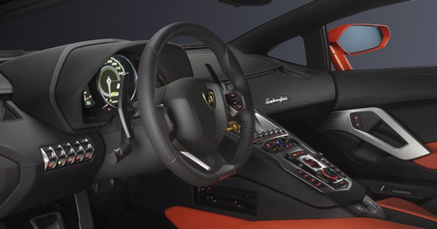 Caraudiovidéo : la Lamborghini Aventador LP700-4 à la loupe - Des afficheurs personnalisables