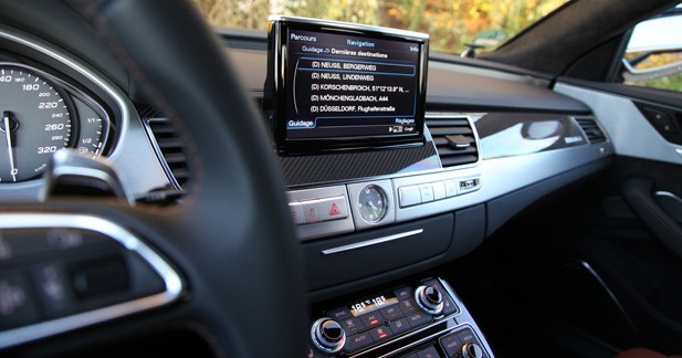 Essai Audi S8 : le confort dans la sportivité - Des jours pour en faire le tour