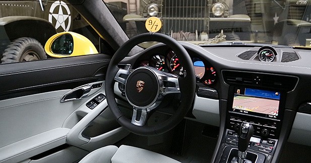 Essai Porsche 911 Turbo S : un monstre presque accessible - Un habitacle fin et luxueux