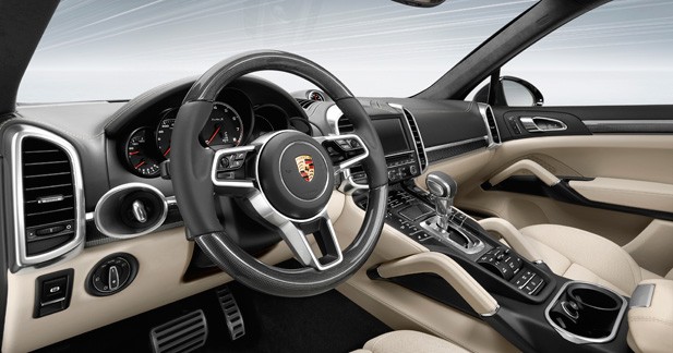 Detroit 2015 : Porsche Cayenne Turbo S, la performance coûte que coûte - 16 000 euros d'augmentation