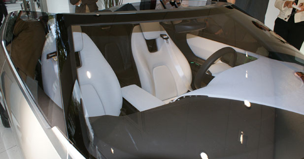 La future Saab 9-3 cabriolet prend l'air au Mondial - Toit rétractable compact