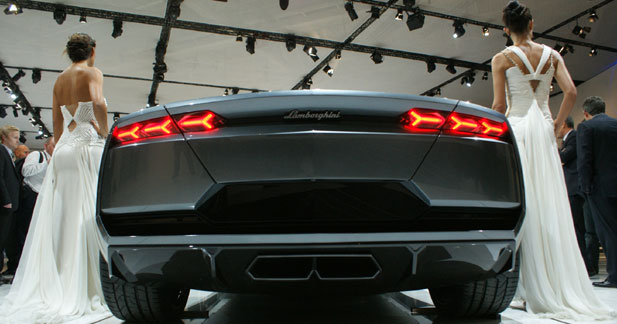 Estoque : la berline choc de Lamborghini - Un Design à la Reventon