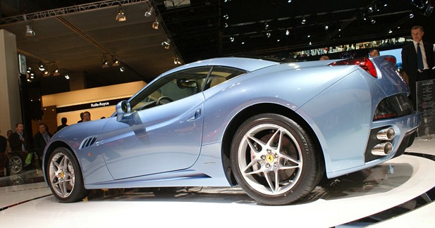 Ferrari California : au summum de la polyvalence - V8 4.3 de 460 ch, et boîte à double embrayages