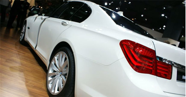BMW Série 7 : la bavaroise rentre dans les rangs - Un design plus conventionnel