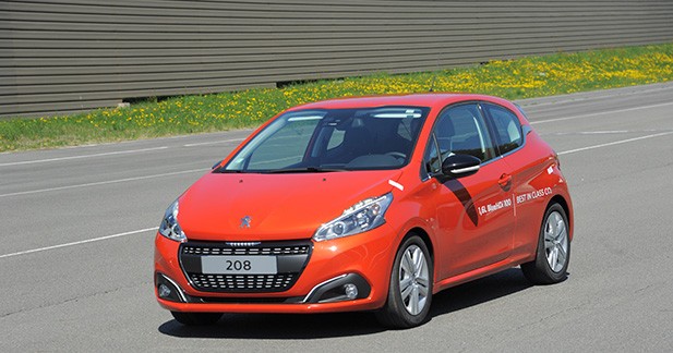 Record du monde de consommation pour la Peugeot 208 - Un record sous contrôle
