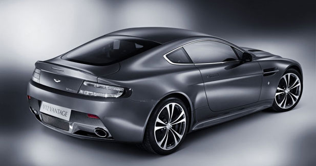 Aston Martin V12 Vantage : objectif performance - De l'air !