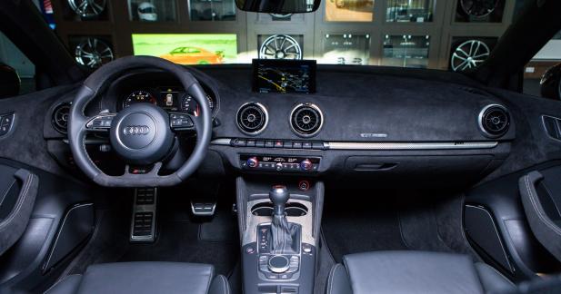Audi RS3 ABT : 450 ch pour Essen - Le plein d'Alcantara dans l'habitacle