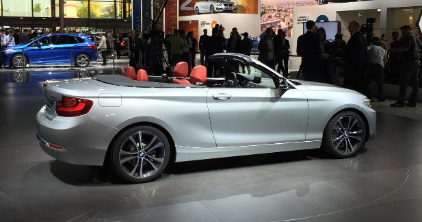 Mondial Auto 2014 : BMW Série 2 Cabriolet, la petite béhème tombe le haut - Amateur de sans-plomb
