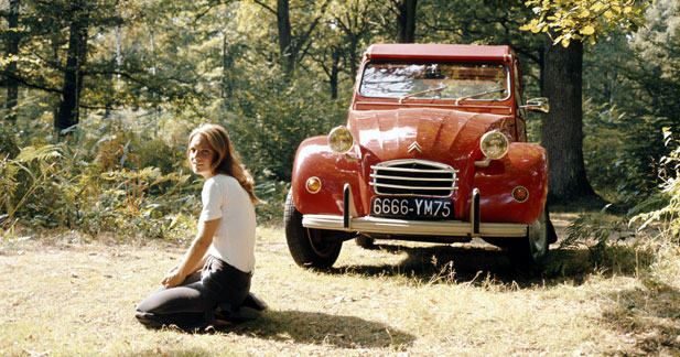 Citroën, 90 ans d'innovation - Générations 2CV