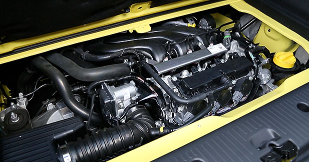 Exclusif : la Peugeot 108 face à la nouvelle Renault Twingo - Les moteurs