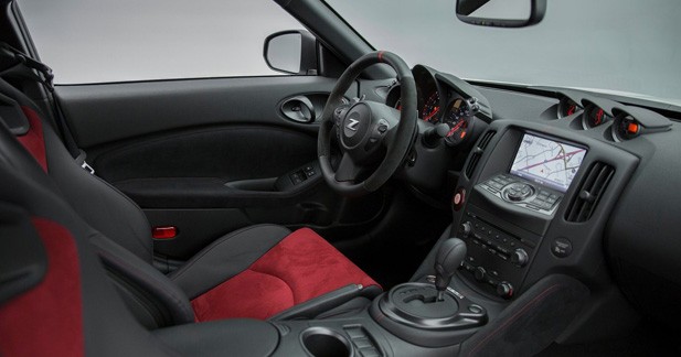 Le Nissan 370Z Nismo arrive enfin en Europe - De nouveaux sièges baquets pour une ambiance sportive