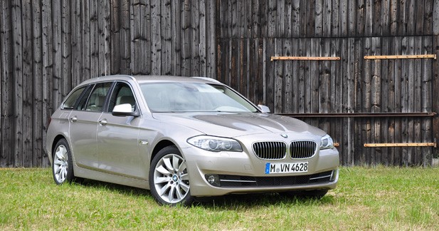 Essai BMW 520d Touring : charme utile - Le volume avant le style ? Très peu pour elle ! La Série 5 Touring soigne d'abord ses lignes.