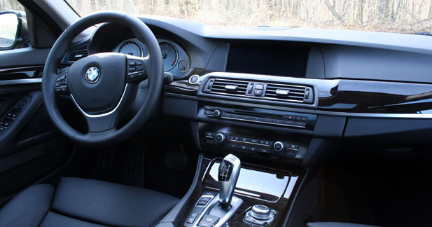 Essai BMW 530d : routière en classe affaire - Parfois décriée pour son style singulier, la Série 5 rentre à présent dans le rang