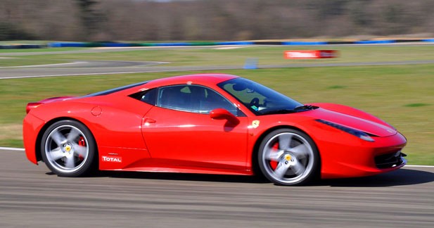 Essai Ferrari 458 Italia : l'Italie à sa botte - Sublime et ultra-performante, la 458 Italia est une référence