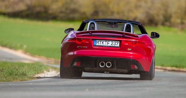 Essai Jaguar F-Type V6, V6S et V8S : Nouvelle star - Rigidité inhabituelle