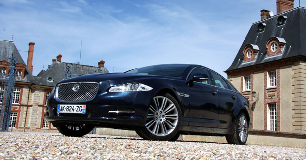 Essai Jaguar XJ : traditions bousculées - Un style... différenciant !