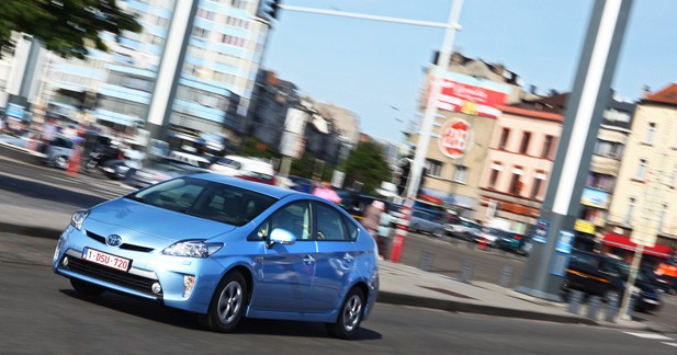 Essai Toyota Prius Rechargeable : une prise de poids - Plus de watts égal moins de ouate