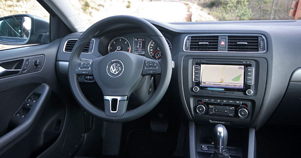 Essai Volkswagen Jetta 1.6 TDI DSG7 : l’autre familiale - Des centimètres pour l'habitacle