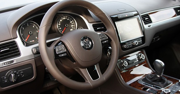 Essai Volkswagen Touareg 3.0 V6 TDI : Monsieur plus - Pour les amoureux de notices techniques