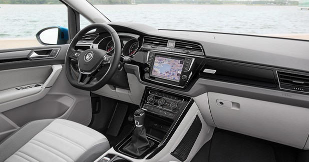 Essai Volkswagen Touran : rival du BMW Serie 2 GranTourer ? - Transparent et très spacieux