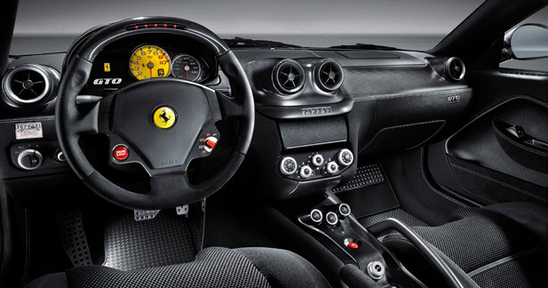 Ferrari 599 GTO : homologuée Grand Tourisme - Performance sous assistances