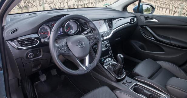 Essai Opel Astra 105 ch et 110 ch : quelle motorisation est à privilégier ? - Un équipement dernier cri