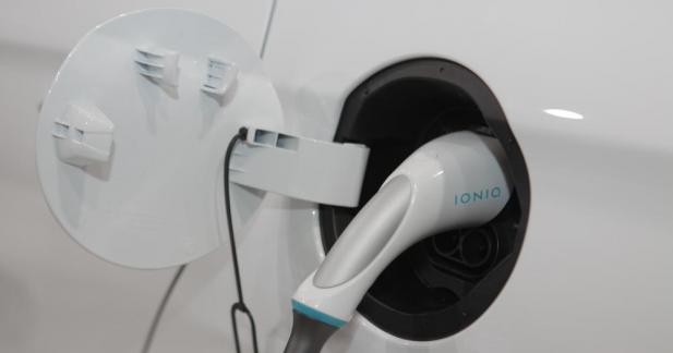 Hyundai Ioniq : l'hybride rechargeable et l'électrique sont à Genève - Jusqu'à 250 km d'autonomie pour la version 100% électrique
