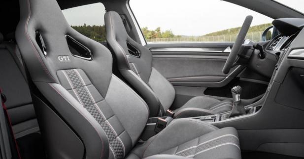 Volkswagen Golf GTI Clubsport : à partir de 37 400 euros - Volant et sièges Alcantara de série