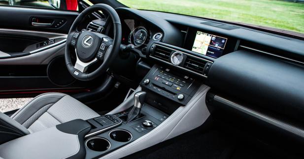 Essai Lexus RC 300h : électrifiée mais pas électrisante - Un intérieur qui souffle le chaud et le froid