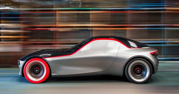 Rencontre entre l'Opel GT Concept et son inspiratrice - Concept intelligent