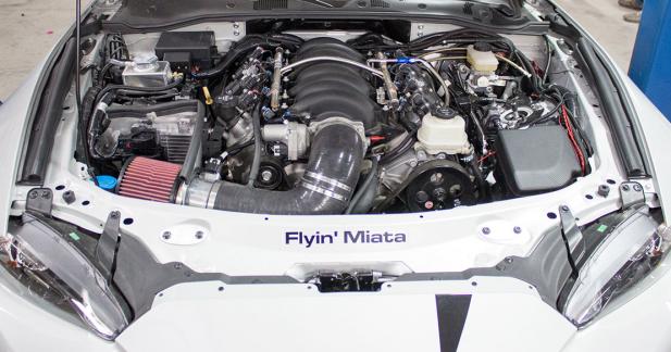 Mazda MX-5 V8 par Flyin' Miata - La MX-5 RF et la Fiat 124 Spider aussi concernées