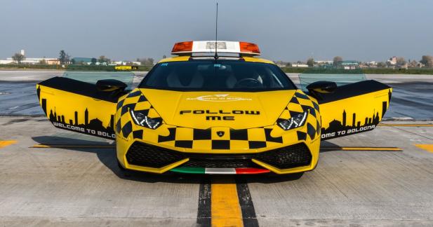 La Lamborghini Huracan joue les voitures pilote à Bologne - En fonction jusqu'à janvier