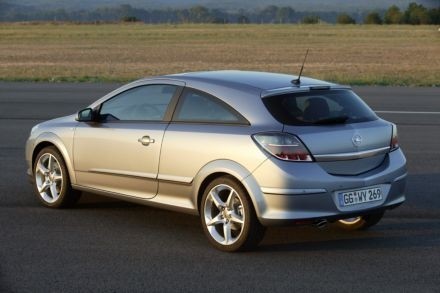 L'Astra GTC enrichit la gamme Affaires chez Opel 