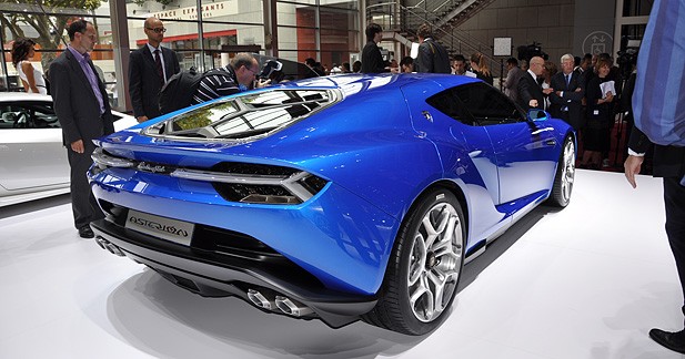 Mondial Auto 2014 : Lamborghini Asterion, l'hypercar hybride du Taureau ! - Un style moins agressif que la gamme actuelle