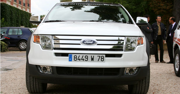 Ford Edge Hyseries : pour être doublement au courant - 360 km d'autonomie