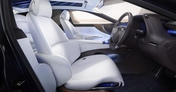 Lexus LF-FC : bientôt une limousine hydrogène chez Lexus - Reconnaissance des mouvements à bord