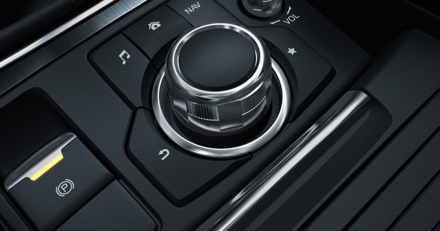 Les Mazda6 et CX-5 2015 sont prêts pour la rentrée - Affichage tête-haute et frein à main électrique