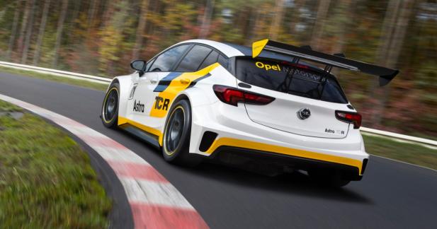 Opel Astra TCR : le Blitz s'énerve - 330 ch sur les roues avant