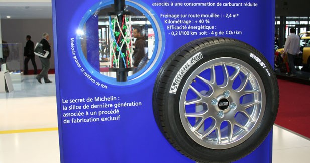 Moins de CO2 rejeté grâce au pneu Energy Saver de Michelin - 20% de résistance en moins