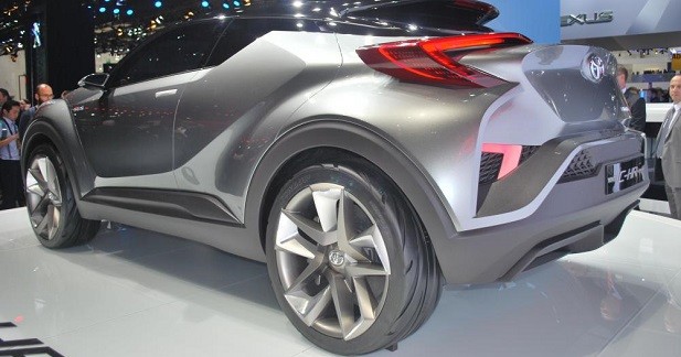 Toyota C-HR Concept : un nouvel opus plus réaliste à Francfort - Si si, il y a bien quatre portières !