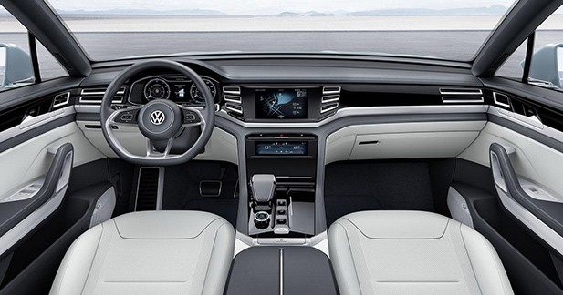 Detroit 2015 : Volkswagen Cross Coupé GTE, l'hybride aux portes de la série - Intérieur ou extérieur, le style évolue