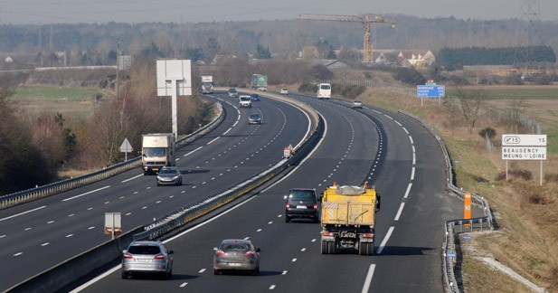 L’autoroute à prix réduit pour les véhicules propres et le covoiturage - Une mesure polémique pour certains