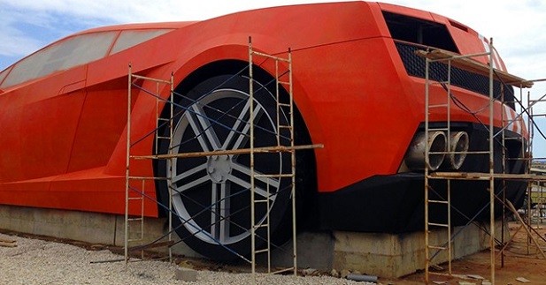 Une Lamborghini Gallardo géante pour un club de foot russe - Un joli coup de pub pour le stade