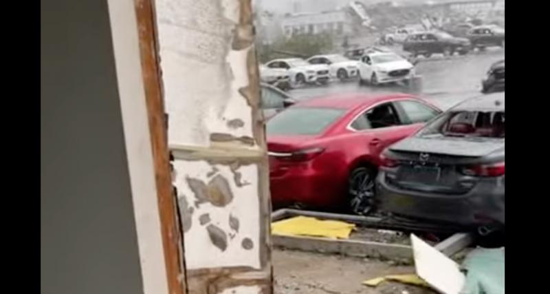  - VIDEO - Voilà ce que ça fait quand une tornade passe chez un concessionnaire automobile